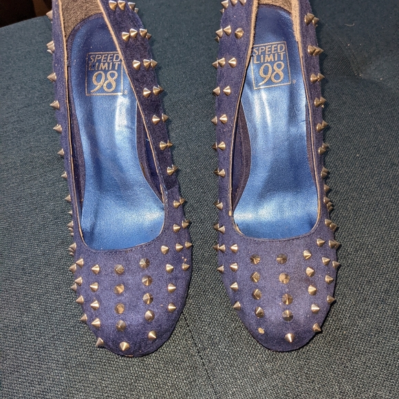 Pumps - Picture 2 of 2